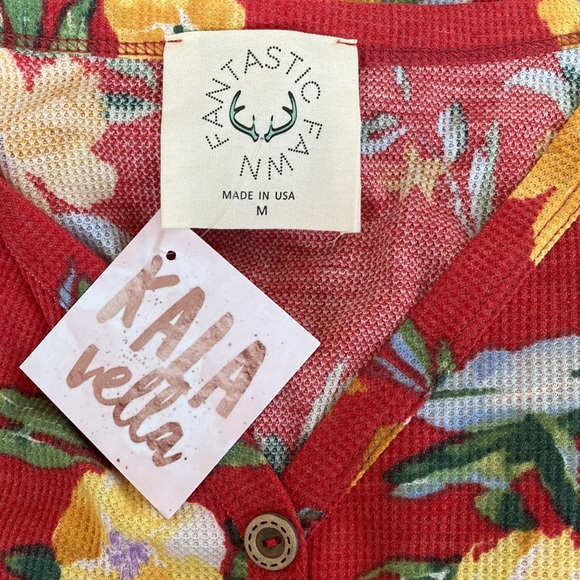 Floral button down top Size M L NWT - Picture 2 of 2